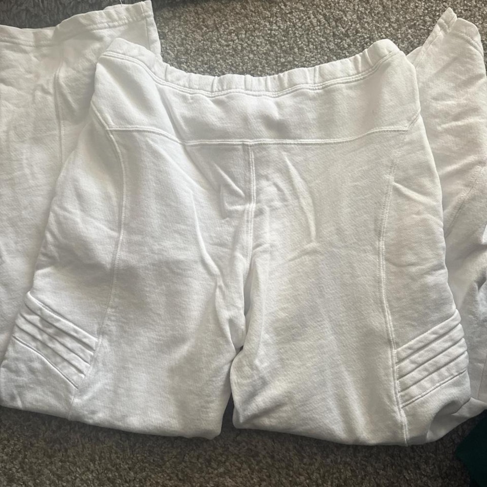 White joggers with pockets #joggers #freepeople #beachvibes - Picture 4 of 4